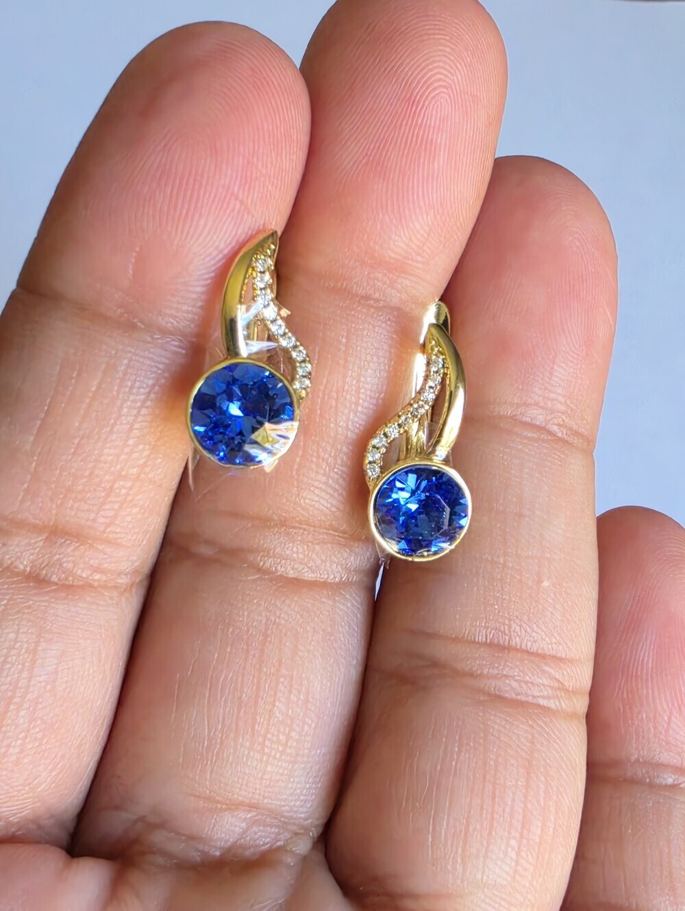 ✨ New Gold Plated Blue Crystal CZ Wave Leverback Earrings Elegant Sparkle